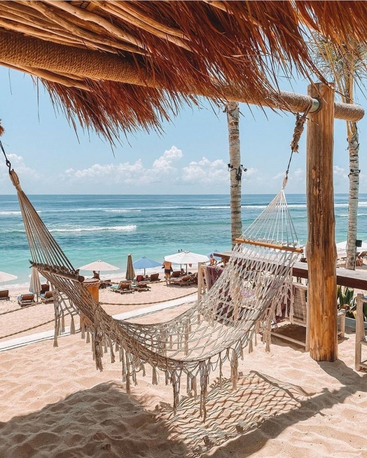  발리 믈라스티 비치클럽 Pamilla Bali Beach Club