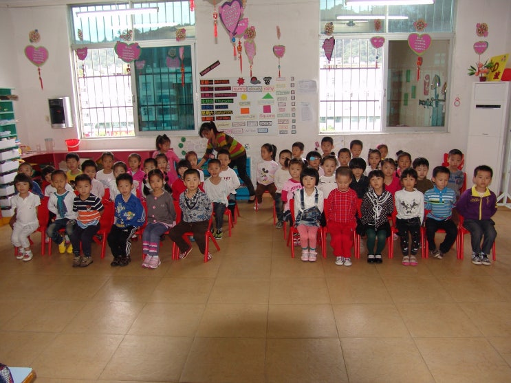 봄맞이 2학기 개학 준비로 바쁜 중국 학교