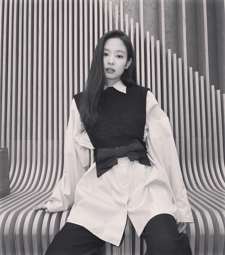 블랙핑크 제니, 대기실에서 지압 슬리퍼 실제로 애용하는 물건 "비웃다가 모두 폭발했다" 블랙핑크 제니, 대기실에서 지압 슬리퍼 실제로 애용하는 물건 "비웃다가 모두 폭발했다"