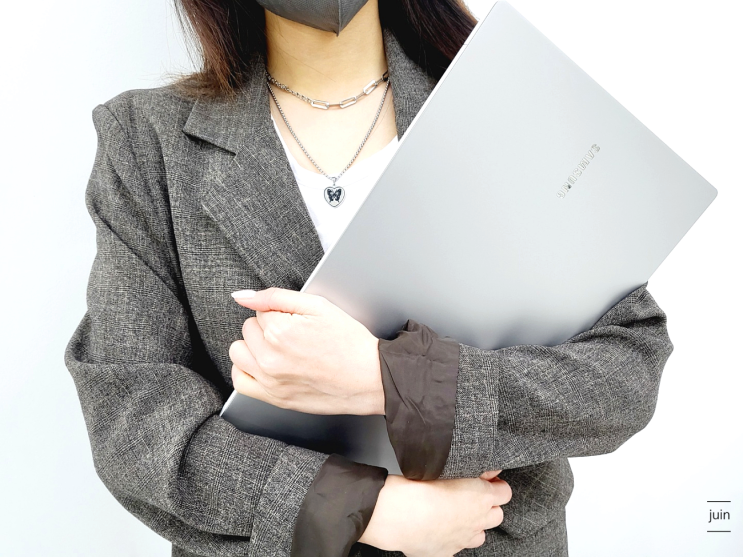 사무용노트북으로 가볍고 오래 사용할 수 있었던 삼성 갤럭시북 프로 NT950XDC-X71A