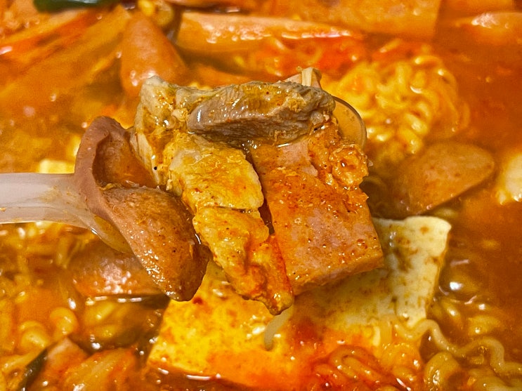 비조리 밥뚝딱 부대찌개 배달_생고기와 햄, 소세지 팍팍 넣어 끓여먹기