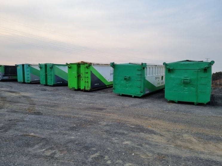  매립지용 중고암롤박스 25루베 부터 30루베 35루베암놀박스까지 있습니다. 매입도 가능합니다.