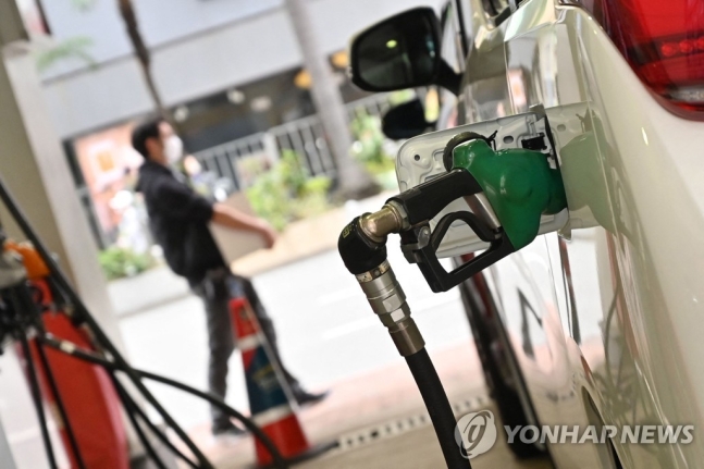 유가 130달러 넘자 세계증시 급락…금값 뛰고 팔라듐 역대 최고 유가 130달러 넘자 세계증시 급락…금값 뛰고 팔라듐 역대 최고
