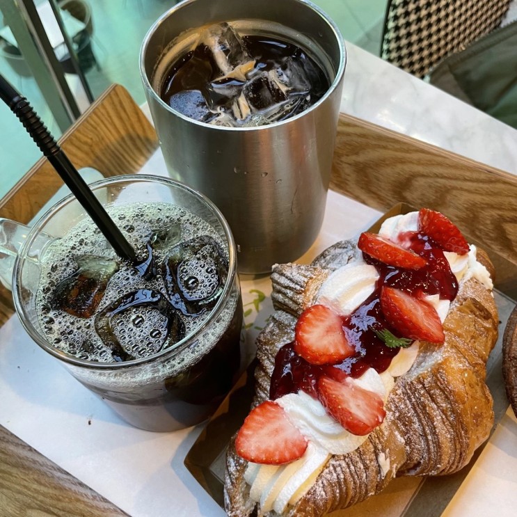 [신정호 카페]맛있는 빵과 음료, 분위기까지 완벽한 신정호 카페 "좋은아침 페스츄리 신정호수점"