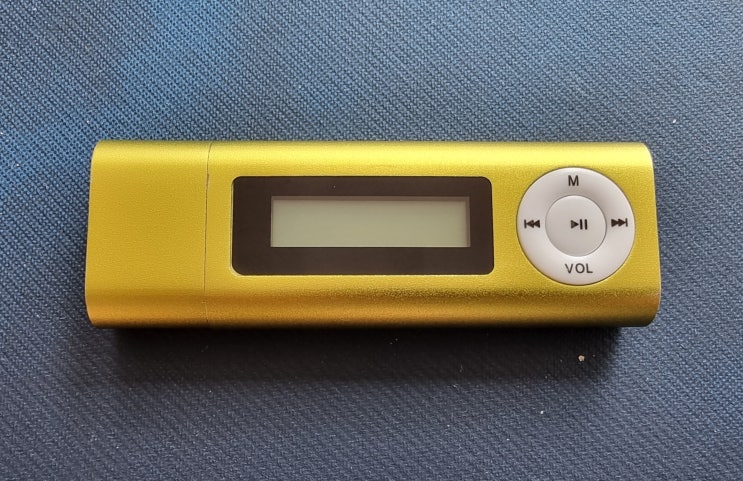 학생용 저가형 MP3 음악 플레이어 T90 사용기