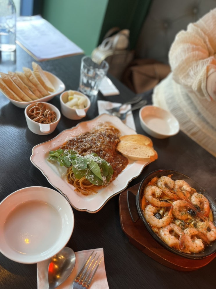  태릉입구 맛집 데이트 코스로 딱이었던 라운지&펍 루맨틱(난 데이트 안했음 ㅋㅋㅋ)