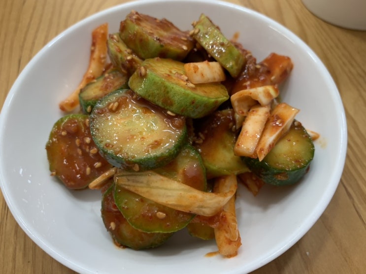 간단한 반찬 만들기! 오이무침 새콤달콤하니 맛있더라고요! (+ 오이무침 레시피) 간단한 반찬 만들기! 오이무침 새콤달콤하니 맛있더라고요! (+ 오이무침 레시피)