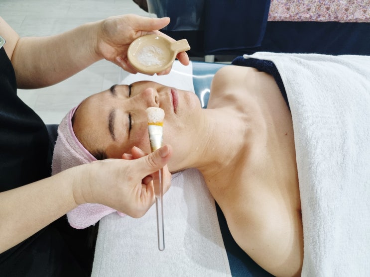 동탄신부관리 찾는다면  휴에스테틱 (승모근+물광산소필)