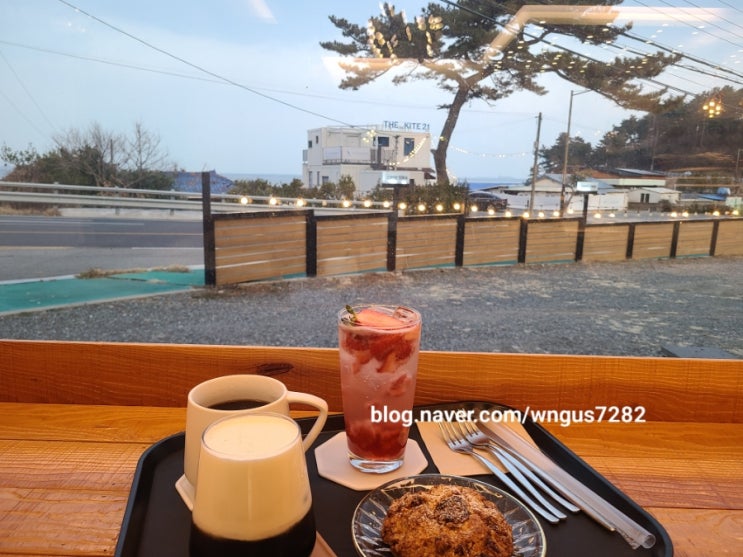  울산 간절곶 카페/ 바다도 보이고 커피도 맛있는 간절곶 커피테라