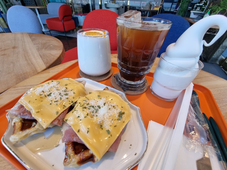 대구 카페] 인테리어가 멋진 잠봉치즈크로플 맛집 '클래시듀드'