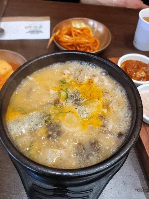  [사당] 순대국밥, 모둠순대, 육회 먹다
