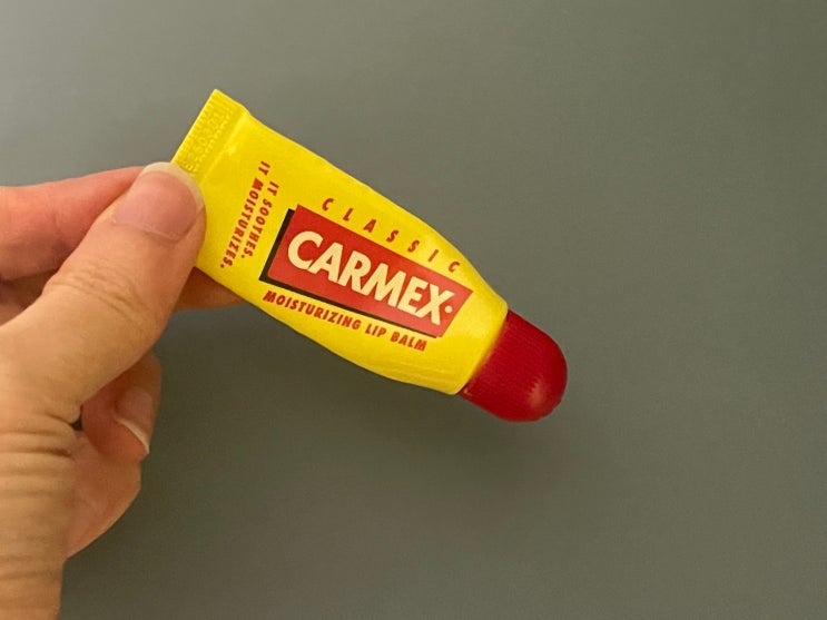 남녀노소 쓰기 좋은 촉촉한 CARMEX 카멕스 립밤