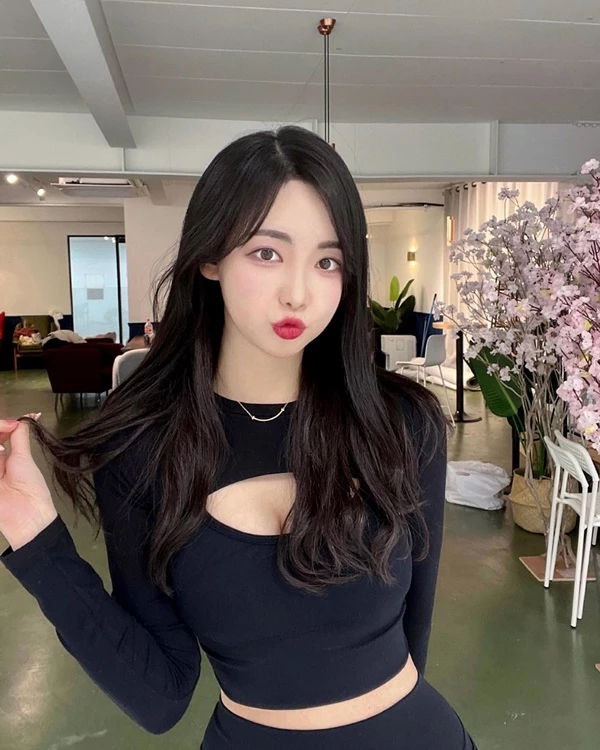 '비키니 화제' 곽민선 아나운서, 브라톱에 레깅스 입고 우월한 몸매 뽐내 "몸매 원톱 인증" '비키니 화제' 곽민선 아나운서, 브라톱에 레깅스 입고 우월한 몸매 뽐내 "몸매 원톱 인증"