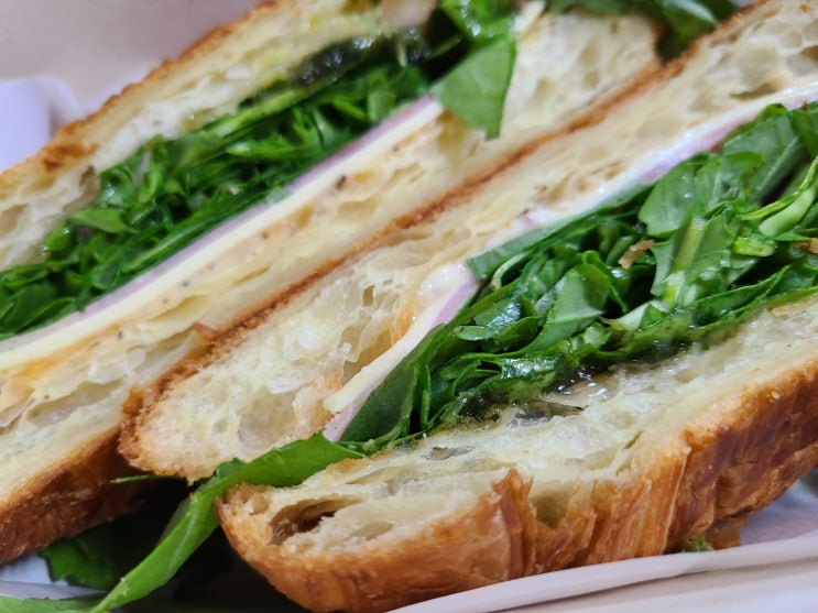 [군자 맛집] 어린이대공원 맛집 - 루꼴라 샌드위치가 맛있는 베이커리 - 비밀 bakery - 비밀