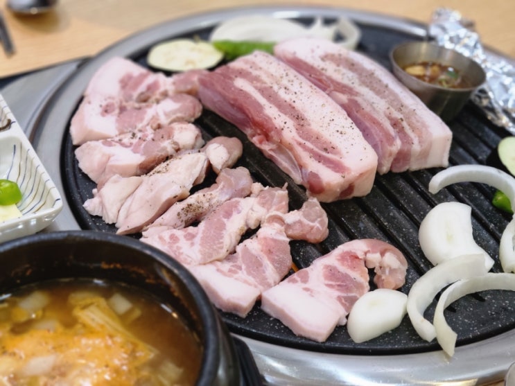  이천 삼겹살 / 오겹살 제주도의 맛을 느낄수있는 열두달제주흑돼지