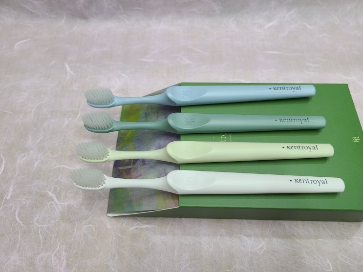  켄트칫솔 온 가족을 위한 로얄 스마일 :)