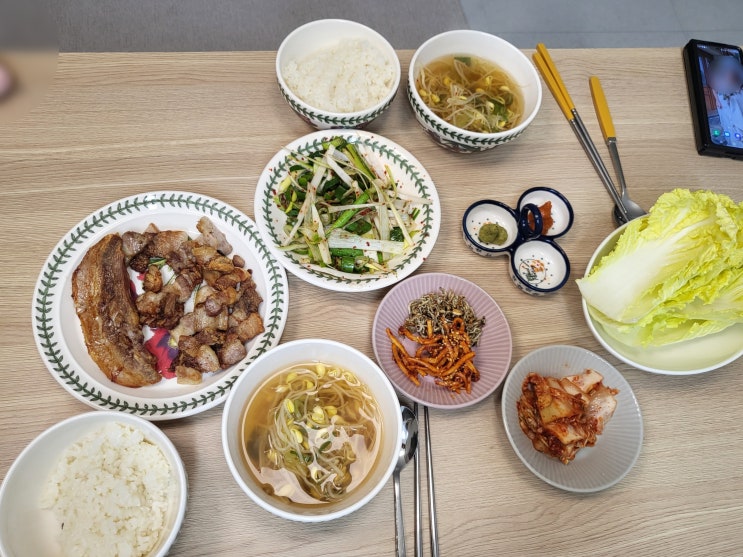  [3/10 일상] 요린이의 삼겹살 한상차림/ 크로플만들기/ 아가베시럽/ 잘 차린 따뜻한 밥상