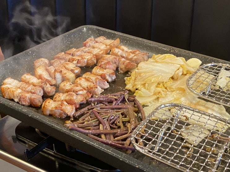  항아리에 초벌 훈제하는 고기가 맛있는 영통고기집 항아리돈