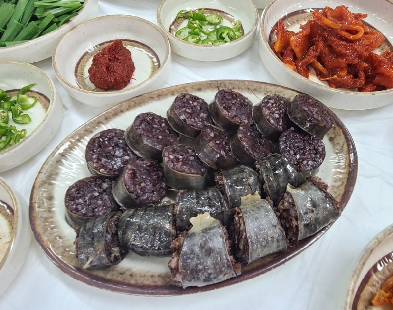 [강릉/교동] 피순대, 찰순대 모두 주시는 순대맛집 '남항진순대국밥' : 네이버 블로그