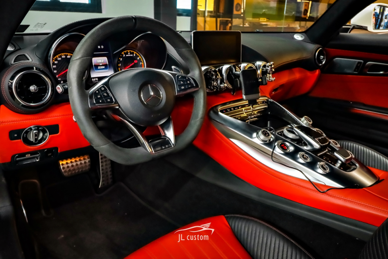 대전 유성구 / 핸들커스텀/염색 / 벤츠 / AMG GT