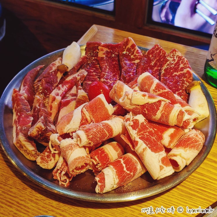 서교동 / 홍대입구역 빙글빙글 돌아가는 쟁반, 쟁반집 8292 서교동 / 홍대입구역 빙글빙글 돌아가는 쟁반, 쟁반집 8292