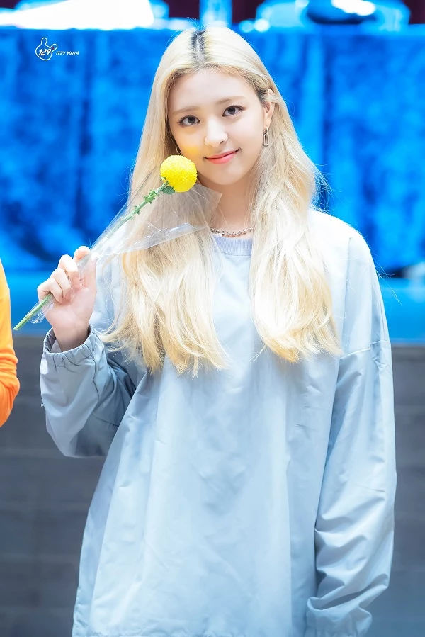'있지' 유나 · '엔하이픈' 제이, 헴버거 인증샷 '럽스타그램' 의혹 뜻밖의 열애설 소동 '있지' 유나 · '엔하이픈' 제이, 헴버거 인증샷 '럽스타그램' 의혹 뜻밖의 열애설 소동