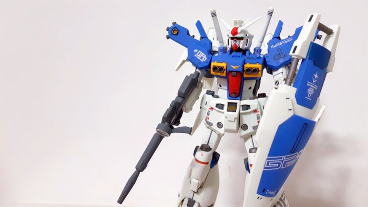 MG 1/100 GP01FB 풀버니언 조립과 무광마감을 하였습니다.