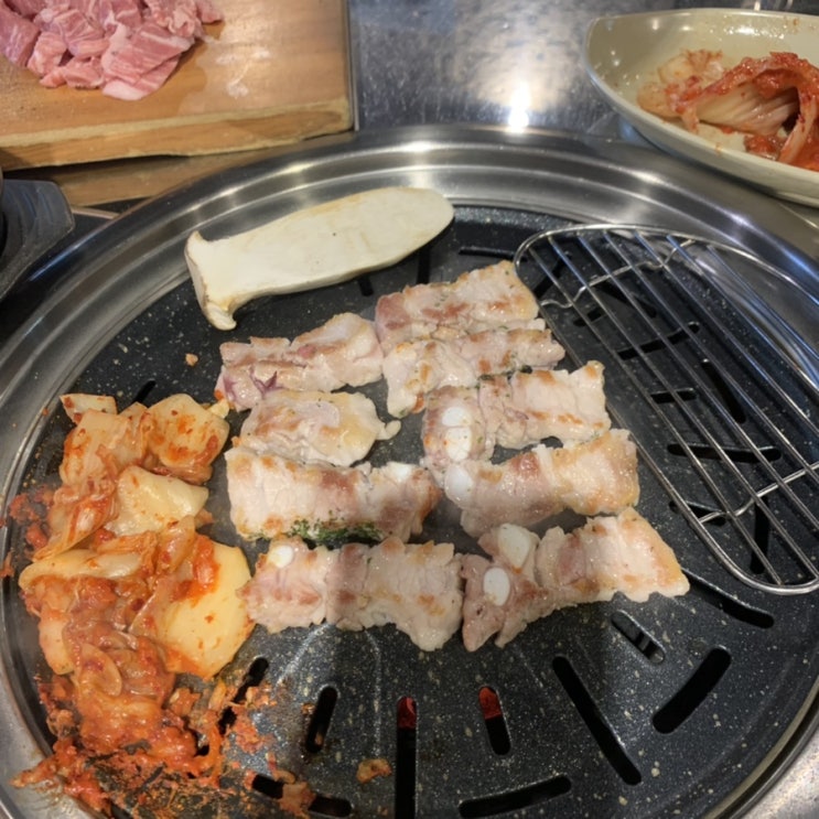  [천안/쌍용동 식당] 밑반찬은 물론, 이베리코 흑돼지까지 맛있는 곳, 날으는 양철통