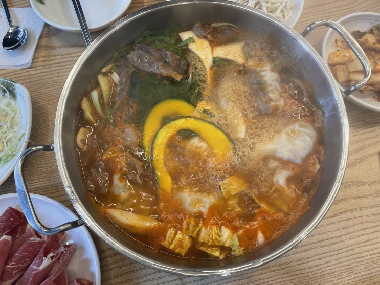 수제만두전문요리점 본만두 문래점 얼큰소고기만두전골