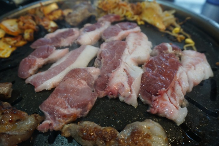 [김해 맛집] 쫀득쫀득 뒷고기가 맛있는 김해 인제대 맛집, 아지매뒷고기