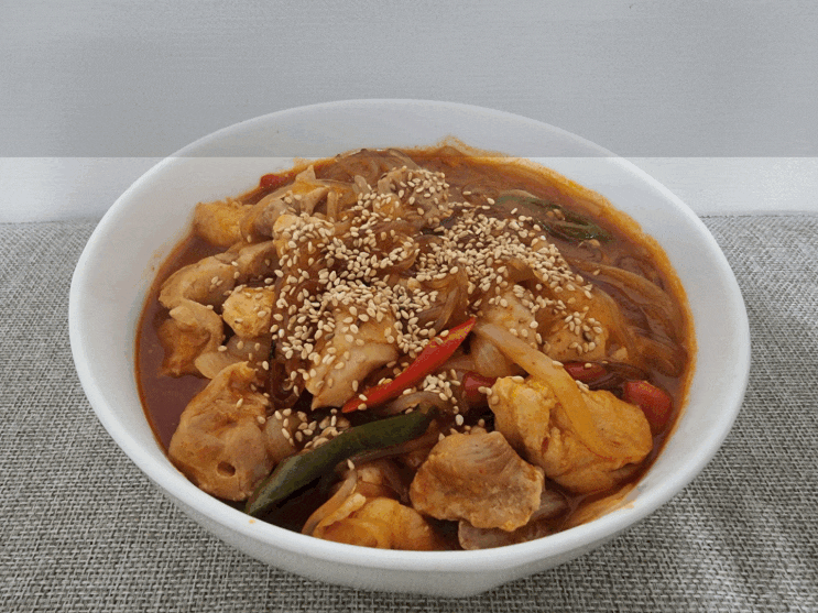  올품순살찜닭 밀키트만 있으면 순살닭볶음탕이나 순살찜닭도 쉽게 할 수 있어서 요똥 탈출할 수 있어요!