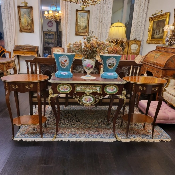 앤틱 프렌치 가구...앤틱 사이드 테이블 A pair of antique side table