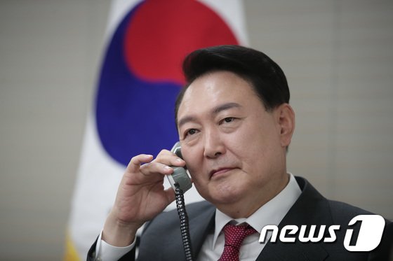 '2055년 국민연금 고갈된다는데'…尹 정부 연금개혁 나설까? '2055년 국민연금 고갈된다는데'…尹 정부 연금개혁 나설까?