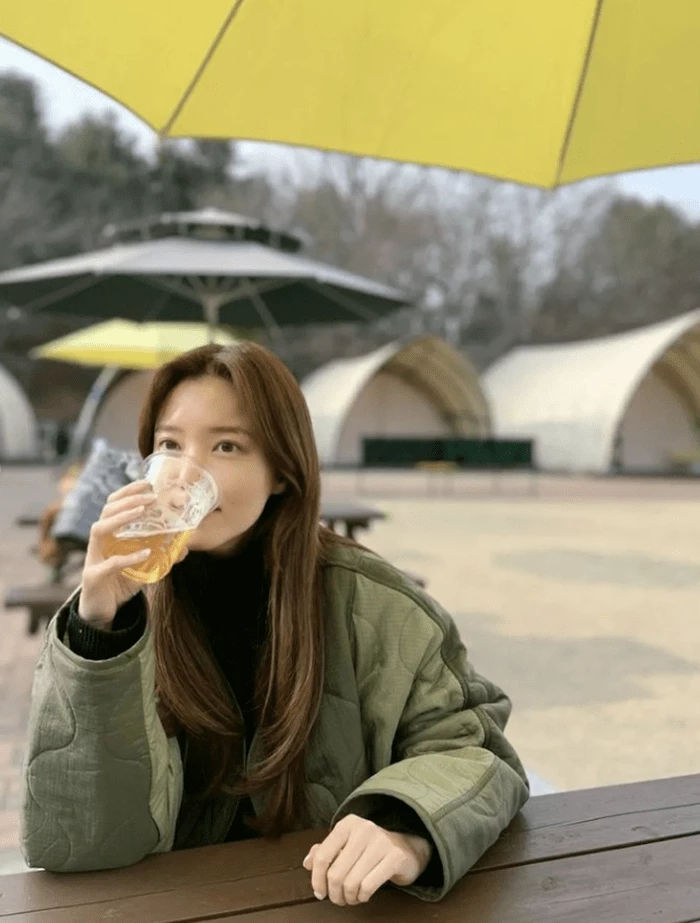 배우 정시아, 훌쩍 자란 딸 모습 대견...긴 다리와 큰 키 눈길 "이렇게 컸다" 배우 정시아, 훌쩍 자란 딸 모습 대견...긴 다리와 큰 키 눈길 "이렇게 컸다"