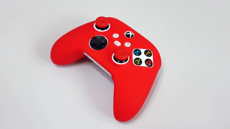 XBOX 4세대 패드 보호 케이스 / 실리콘 커버(스킨)를 구입하였다. XBOX 4세대 패드 보호 케이스 / 실리콘 커버(스킨)를 구입하였다.