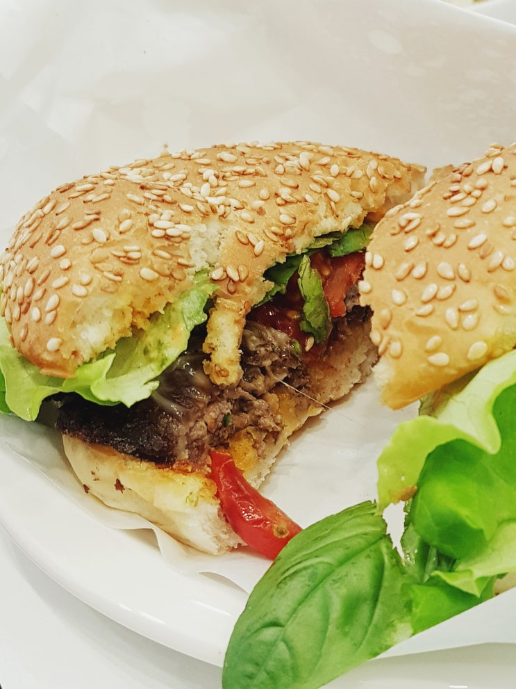 서울숲 수제버거 <캐스터네츠 서울숲점> 이국적인 신상 데이트 맛집! 서울숲 수제버거 <캐스터네츠 서울숲점> 이국적인 신상 데이트 맛집!