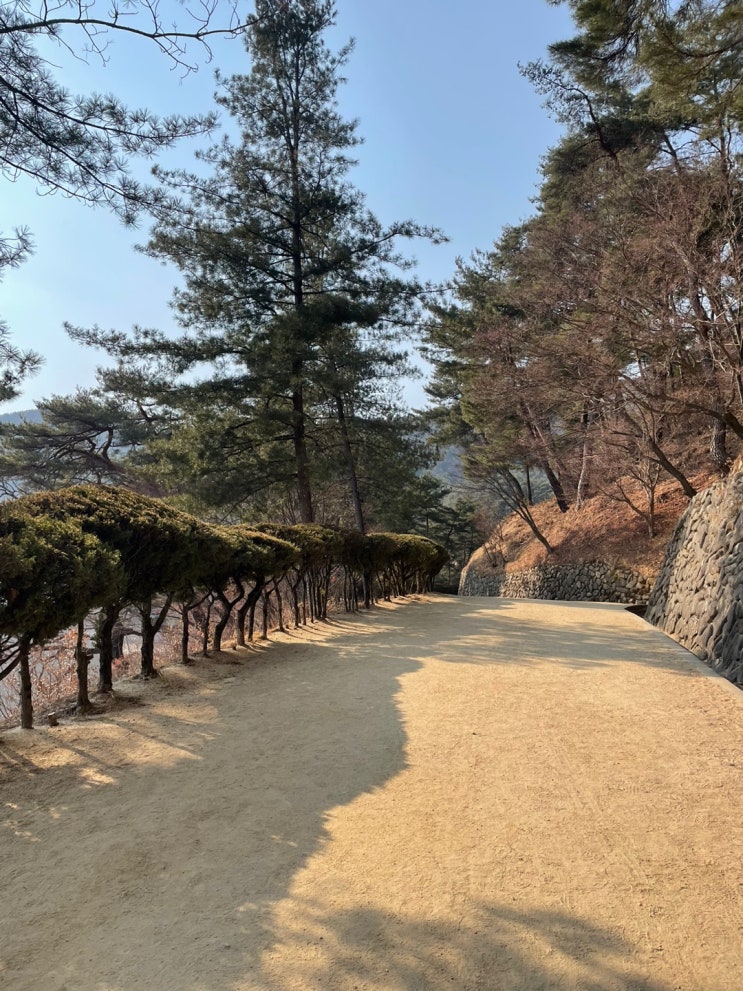  가족들과 함께 자랑스런 세계문화유산을 간직한 곳을 방문하고 싶다면 '도산서원'