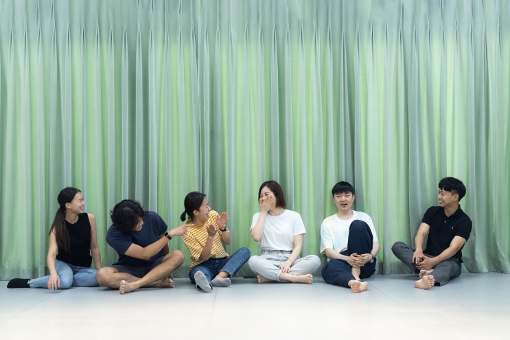  모두가 예술가가 되는 곳, 1막1장