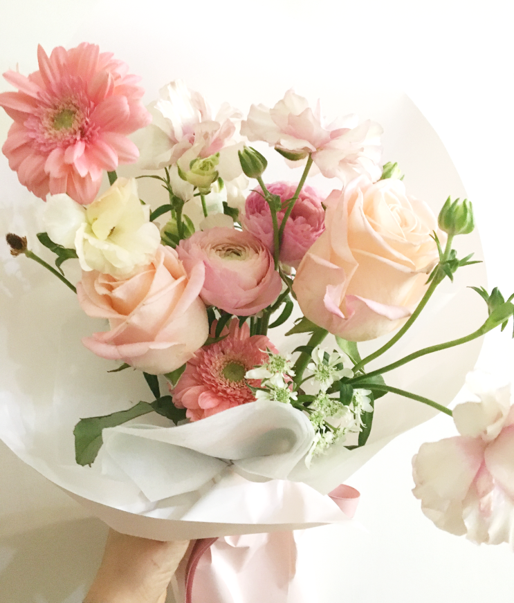 [부산대신동꽃집/부산서구꽃집 빌데플레르] 화이트데이 로맨틱 핑크 꽃다발