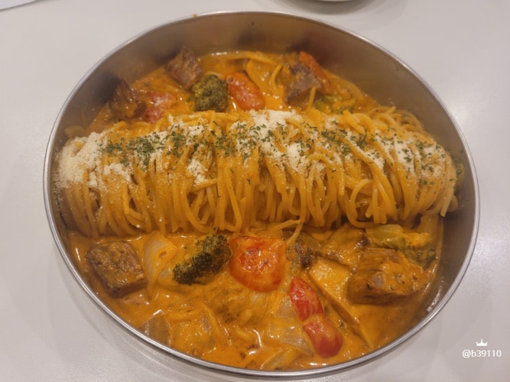  대구 신세계백화점 동대구역 맛집 바비레드 푸짐하고 매콤한 레드크림파스타