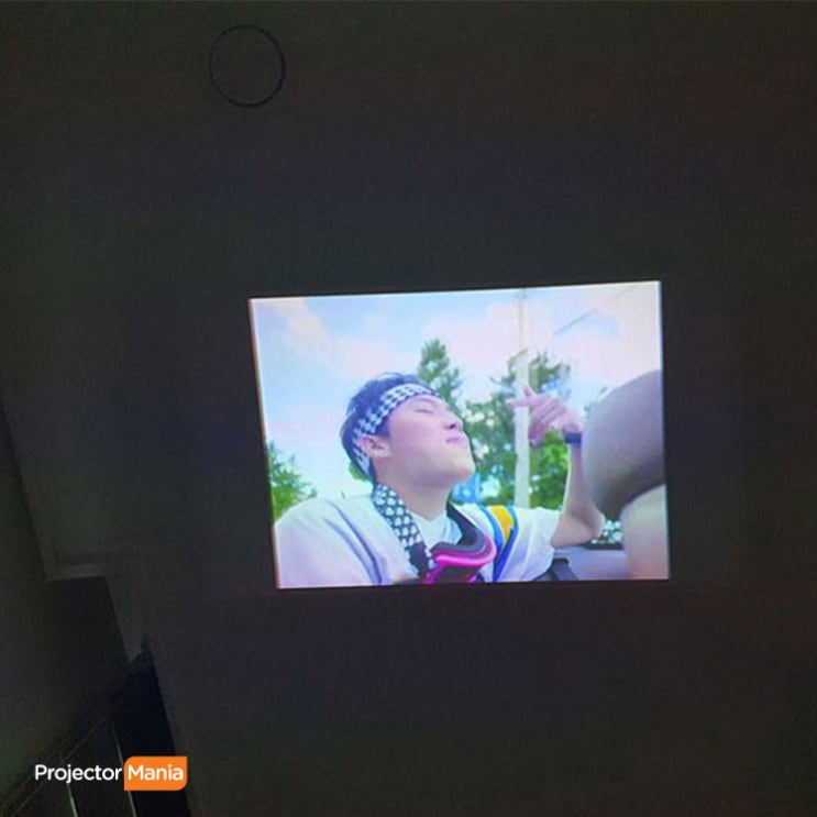 미니빔프로젝터 HD해상도 나만의 홈시네마 영화보며 스트레스 푸는 방법