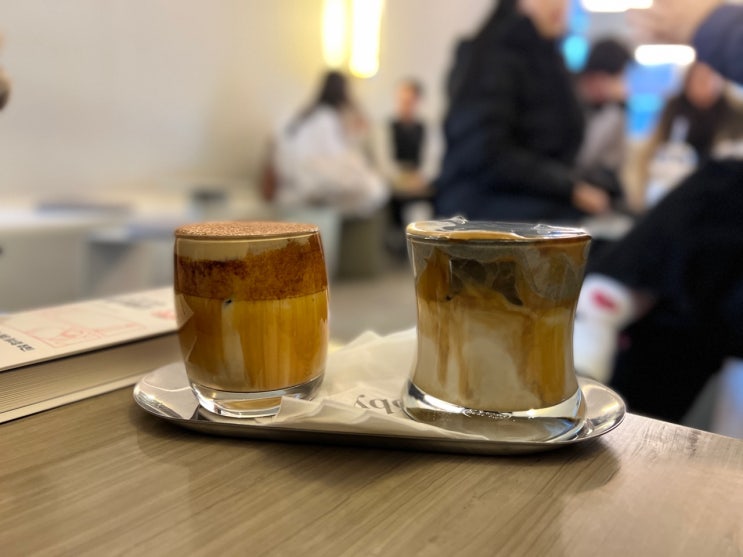  교대역 서초동 카페로비 시그니처커피 마시기
