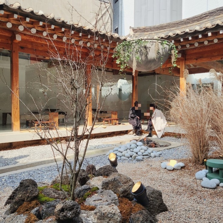 서울 홍대 한옥 카페 신이도가 불멍이 가능한 마포 합정 핫플레이스
