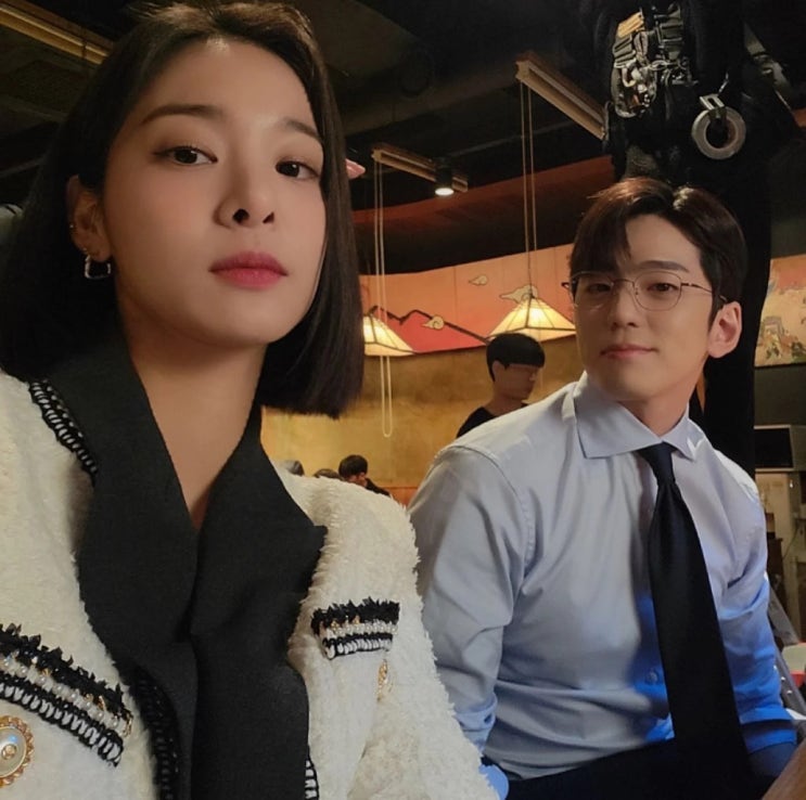 설인아, 김민규와 함께 찍은 셀카 올려 센스 있는 '사내맞선' 본방 사수 독려 설인아, 김민규와 함께 찍은 셀카 올려 센스 있는 '사내맞선' 본방 사수 독려