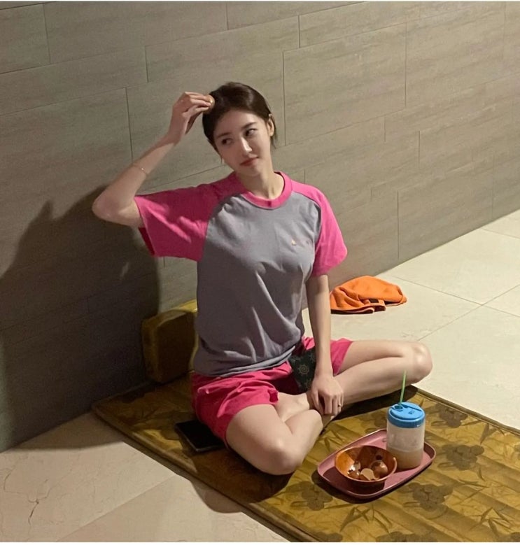 걸스데이 출신 배우 유라, 찜질방 옷으로도 글래머 몸매 드러내 팬들의 시선 집중 걸스데이 출신 배우 유라, 찜질방 옷으로도 글래머 몸매 드러내 팬들의 시선 집중