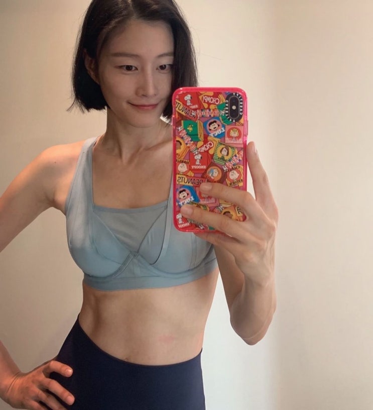 모델 이현이, 브라탑과 레깅스를 입고 우월한 보디라인을 자랑 "톱모델의 아우라가 보인다" 모델 이현이, 브라탑과 레깅스를 입고 우월한 보디라인을 자랑 "톱모델의 아우라가 보인다"