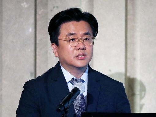 이재갑 “독감도 하루 40만명이면 의료붕괴…정부 솔직히 고백해야” 이재갑 “독감도 하루 40만명이면 의료붕괴…정부 솔직히 고백해야”