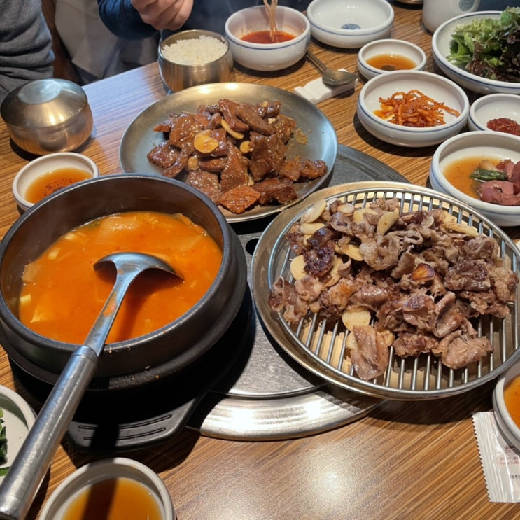  을지로/명동 점심 맛집 왕비집 점심특선 (돼지갈비, 우삼겹 정식)