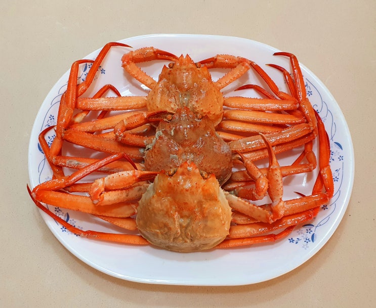  홍게 요리 (홍게 찜, 홍게 볶음밥, 홍게 라면)로 풍성한 저녁을 선사하세요~