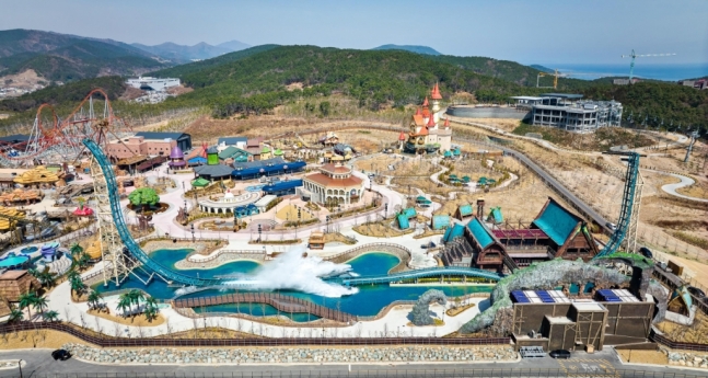  시속 105km 롤러코스터·말하는 나무..미리보는 '롯데월드 부산'